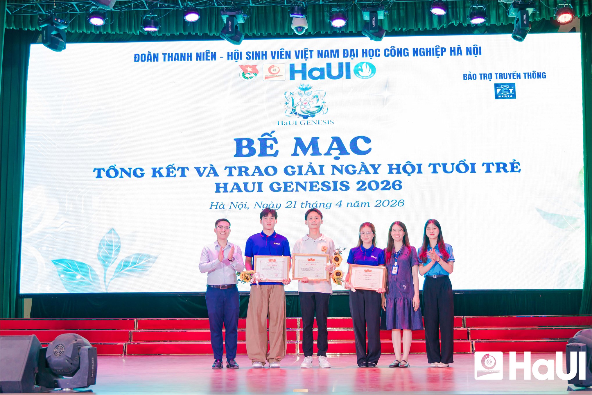 Bùng nổ sức trẻ tại Ngày hội `HaUI Genesis 2026`