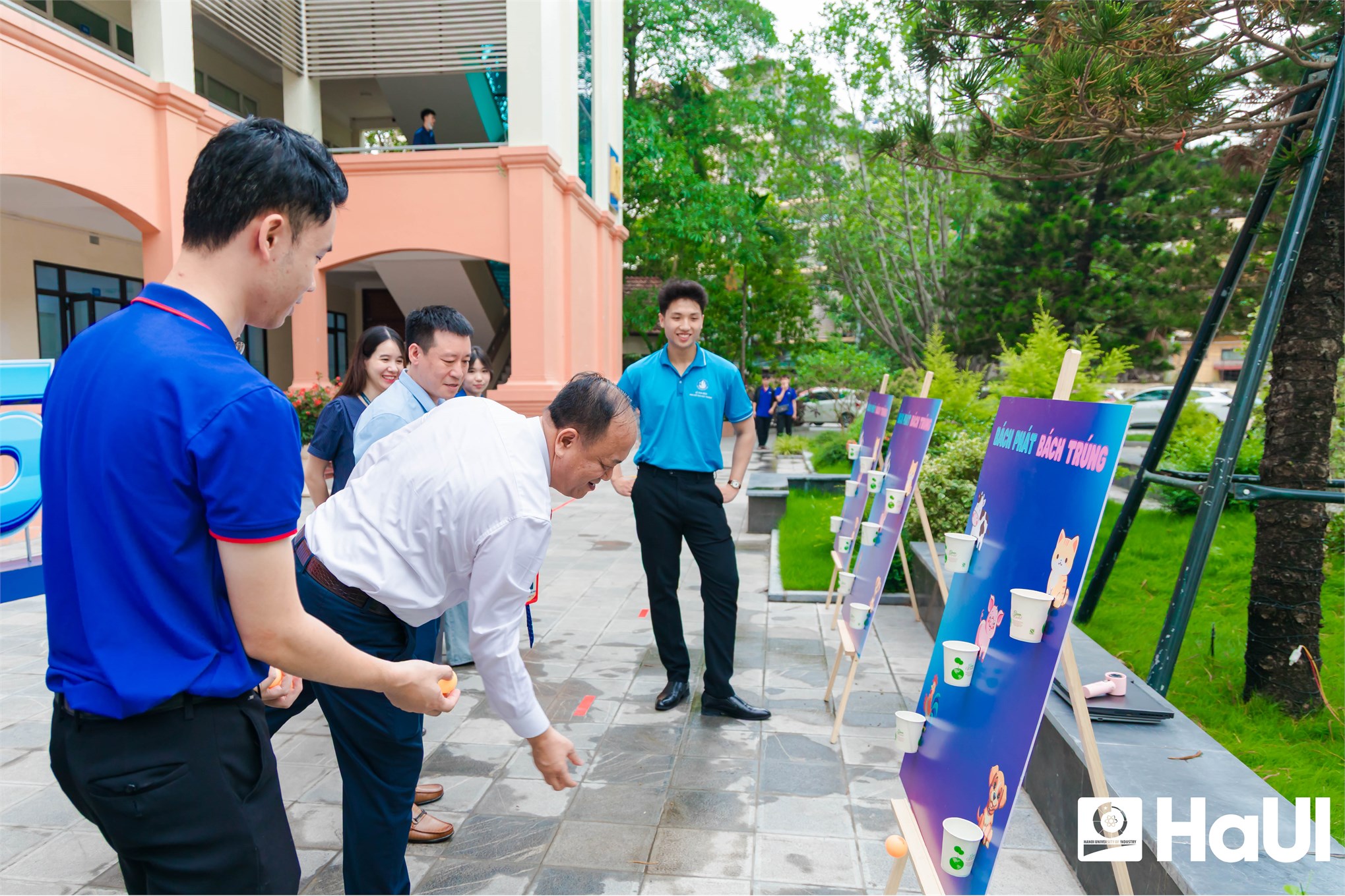 Bùng nổ sức trẻ tại Ngày hội `HaUI Genesis 2026`