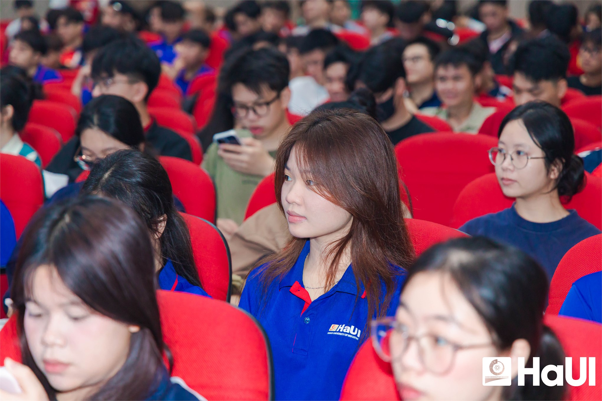 Bùng nổ sức trẻ tại Ngày hội `HaUI Genesis 2026`