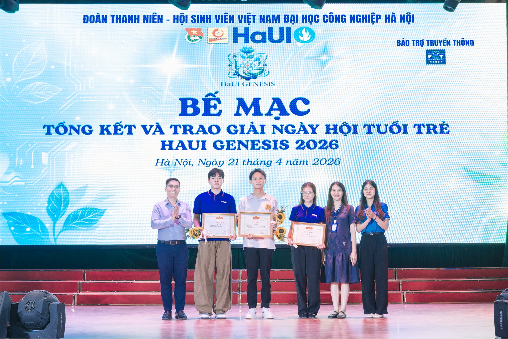 Bùng nổ sức trẻ tại Ngày hội `HaUI Genesis 2026`
