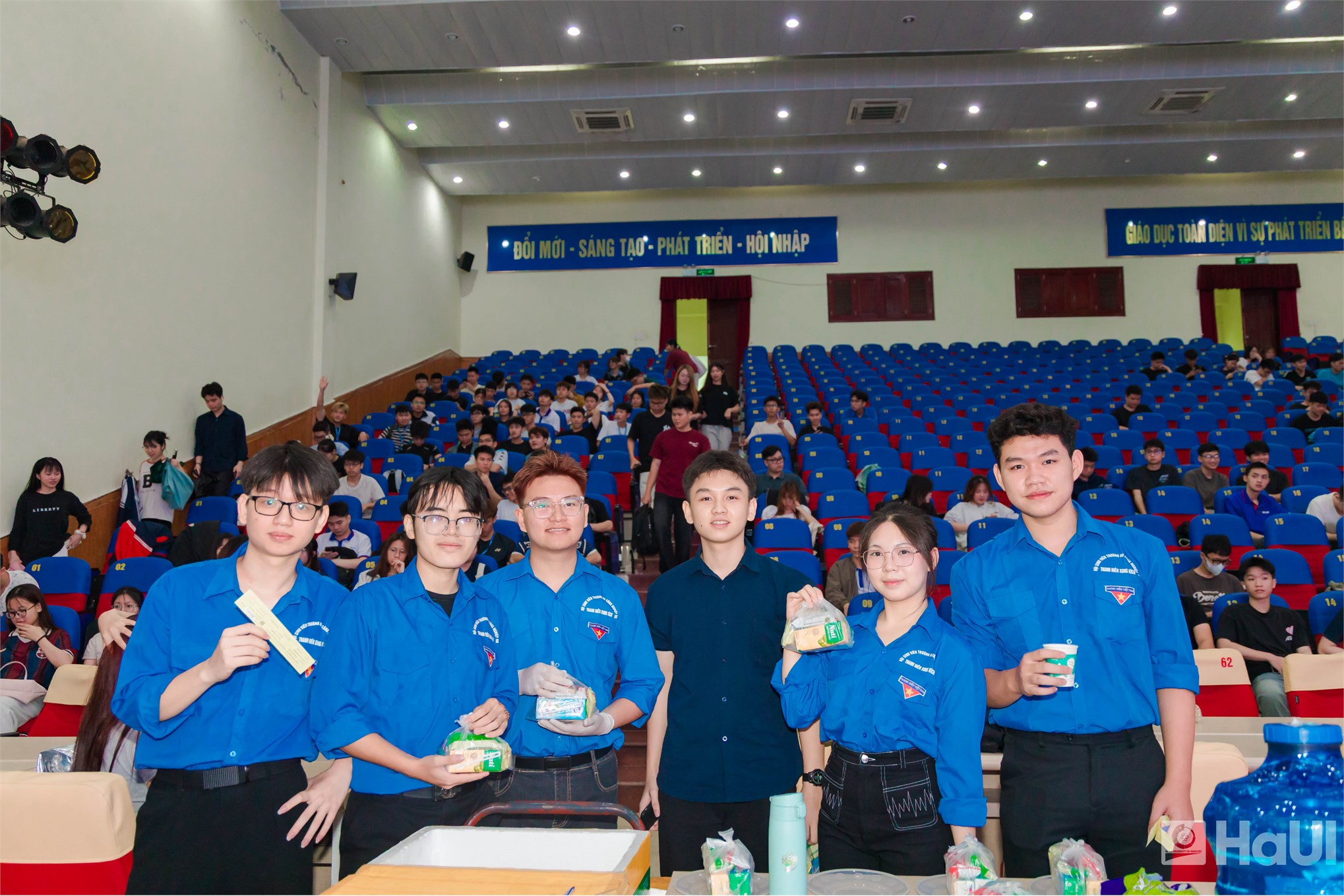 Chương trình hiến máu tình nguyện `Giọt hồng thanh xuân` năm 2026