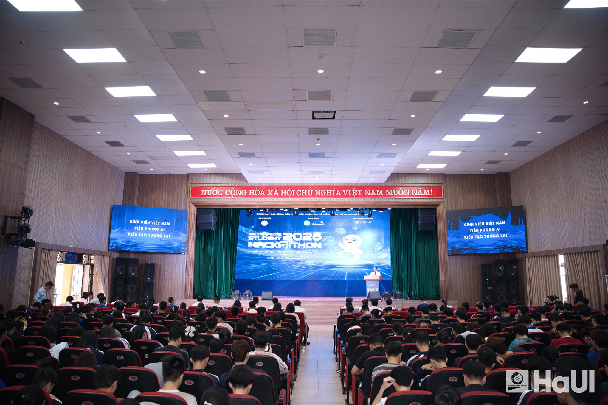 Tuổi trẻ HaUI sẵn sàng làm chủ trí tuệ nhân tạo cùng Vietnamese Student HackAIthon 2026