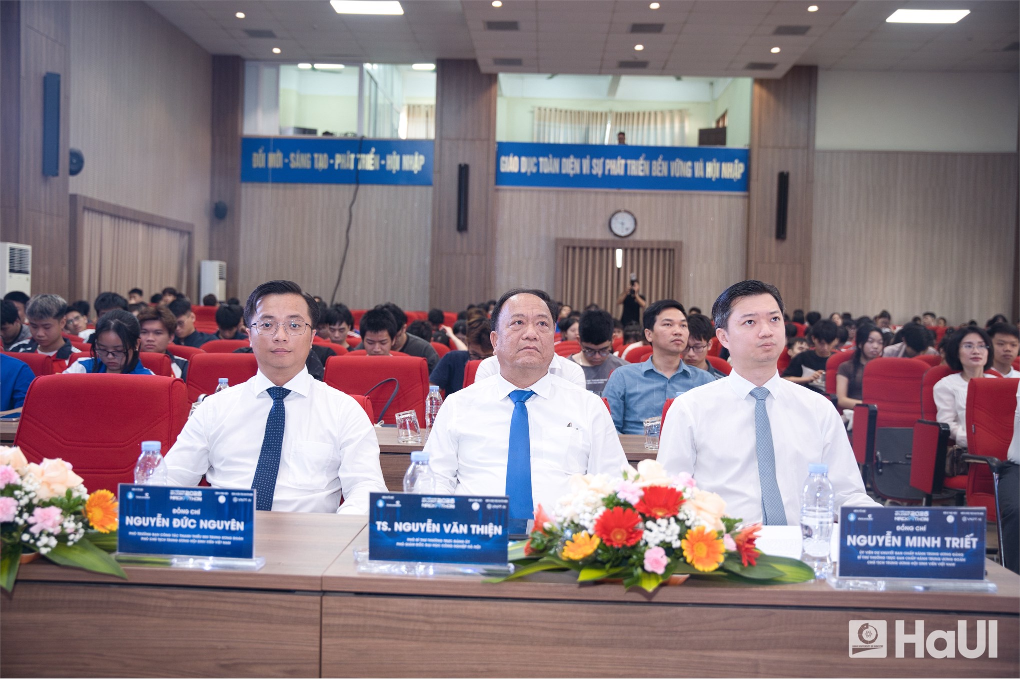 Tuổi trẻ HaUI sẵn sàng làm chủ trí tuệ nhân tạo cùng Vietnamese Student HackAIthon 2026