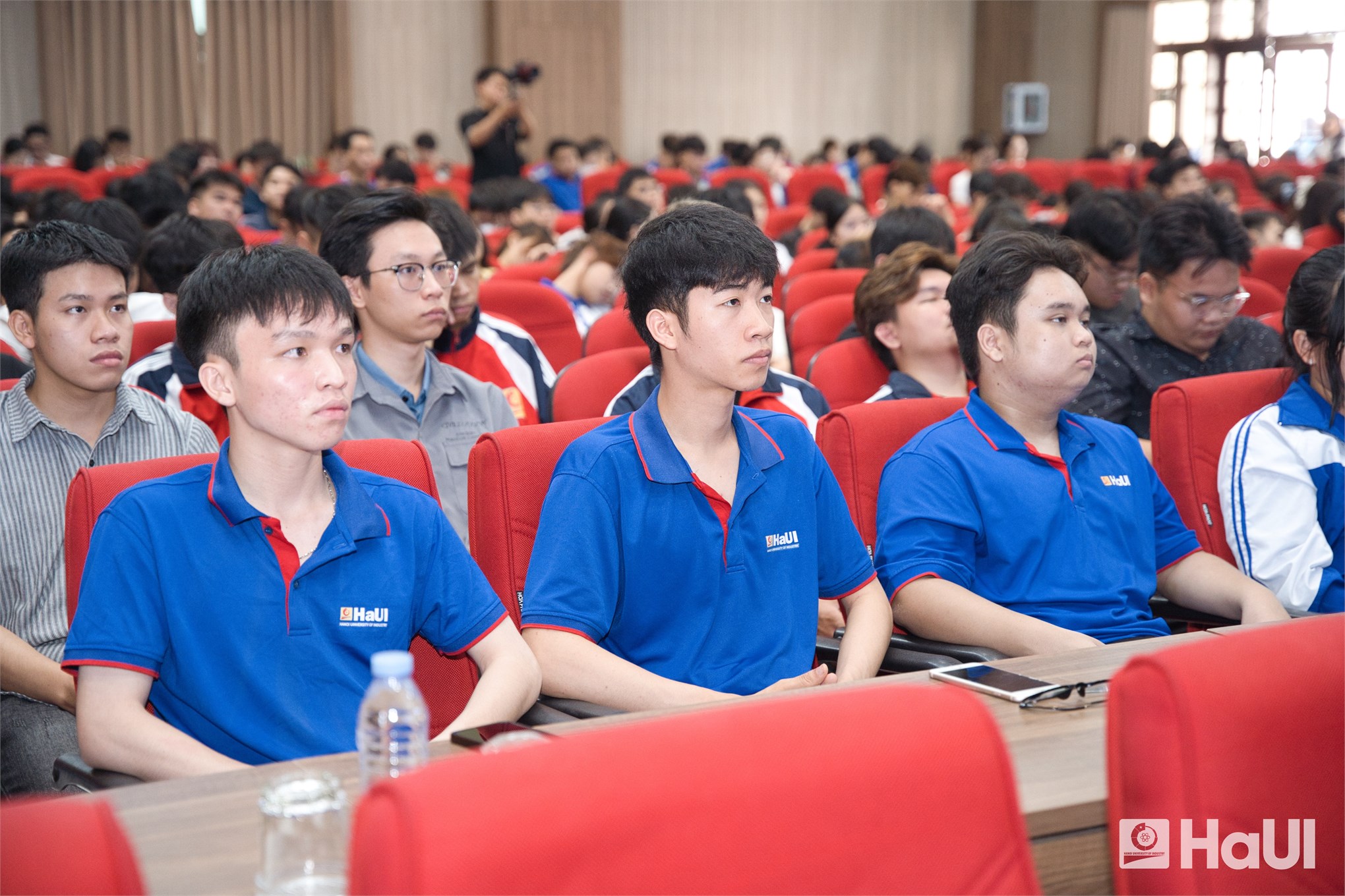 Tuổi trẻ HaUI sẵn sàng làm chủ trí tuệ nhân tạo cùng Vietnamese Student HackAIthon 2026
