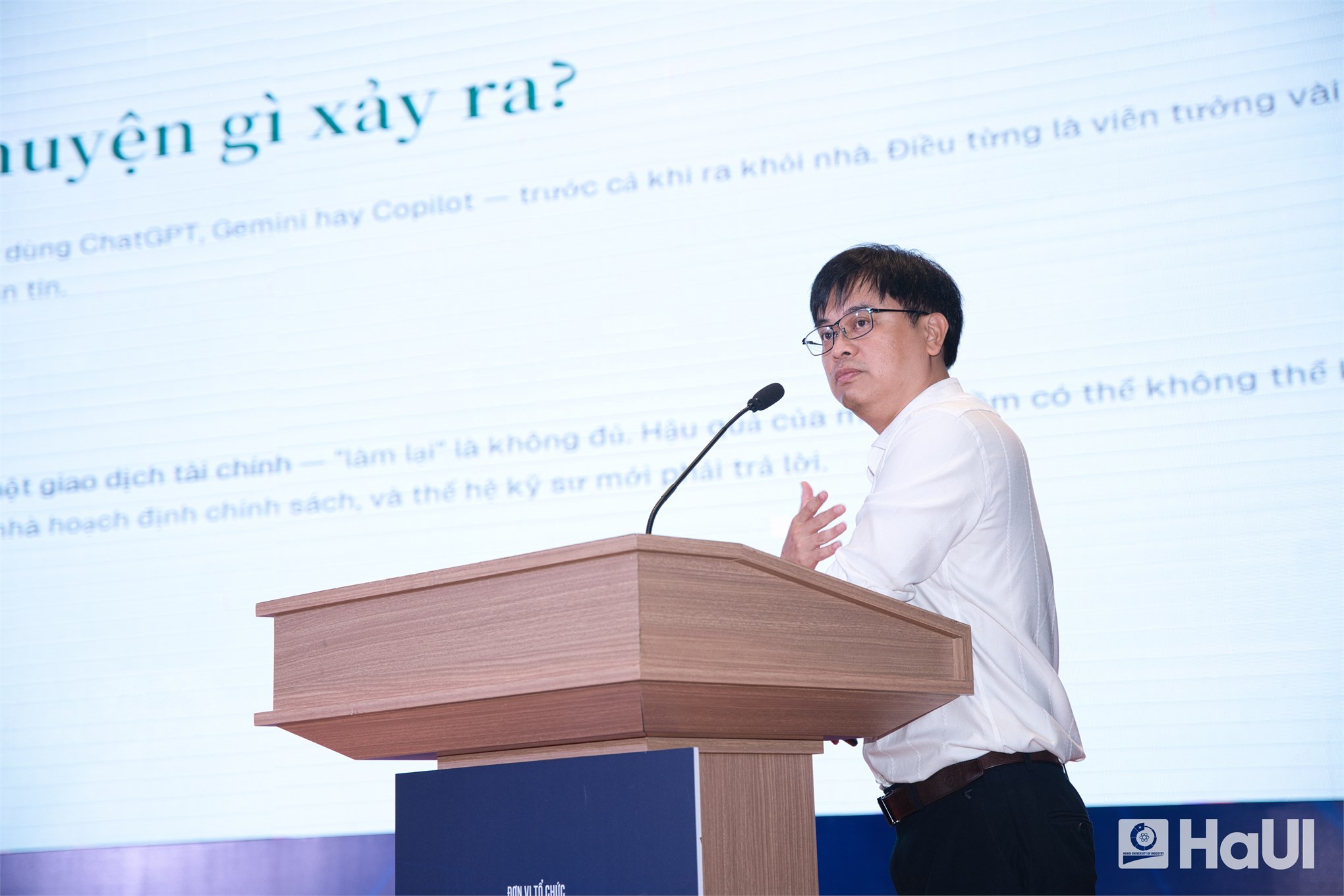 Tuổi trẻ HaUI sẵn sàng làm chủ trí tuệ nhân tạo cùng Vietnamese Student HackAIthon 2026