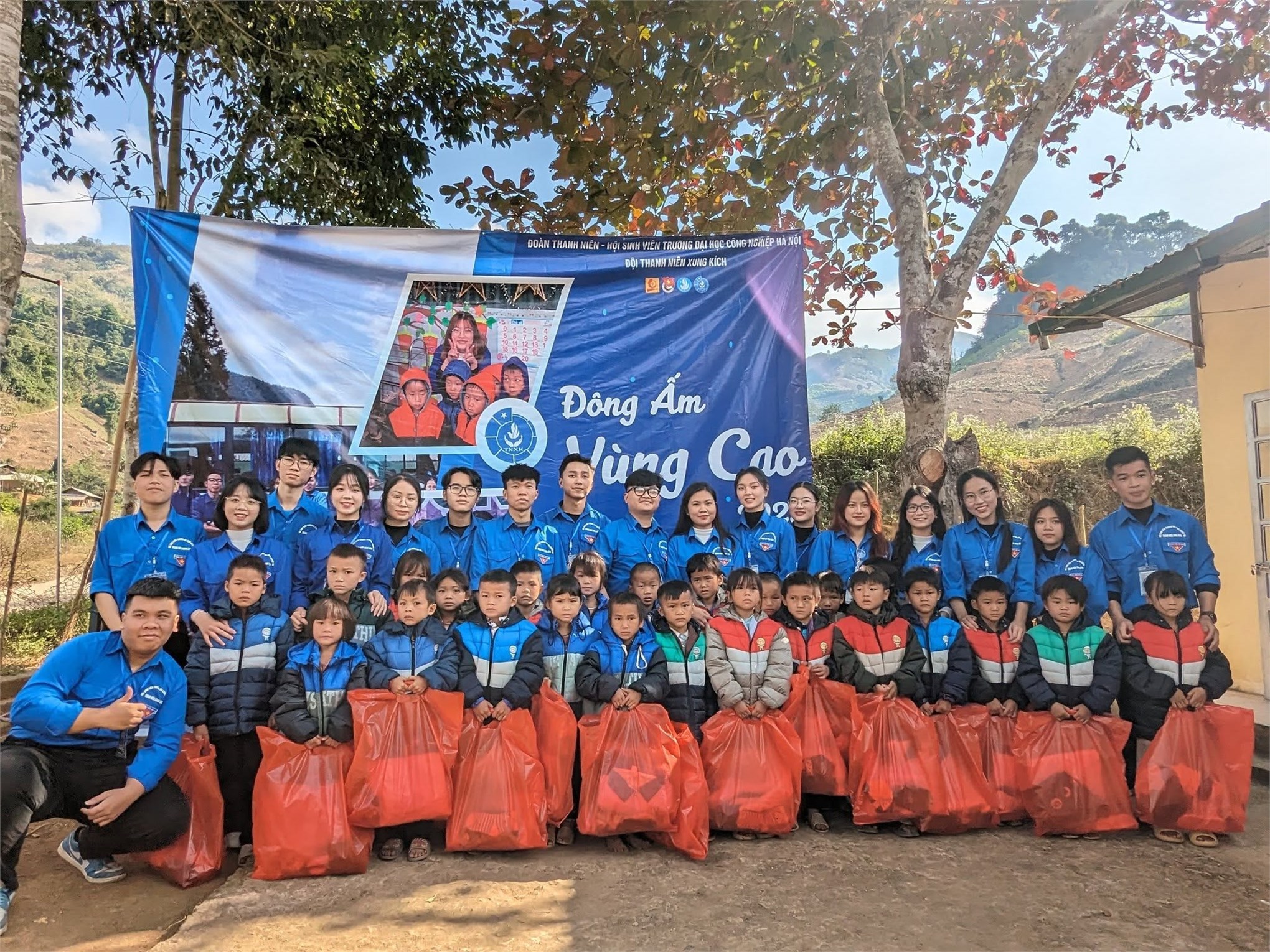 Đội Thanh niên xung kích Đại học Công nghiệp Hà Nội