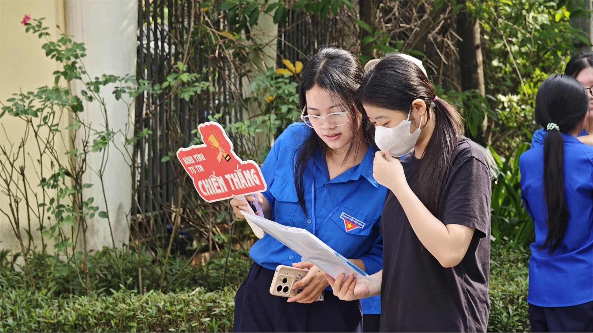 Tuổi trẻ HaUI đồng hành cùng sĩ tử trong chiến dịch `Mùa hè Thanh niên tình nguyện 2026`
