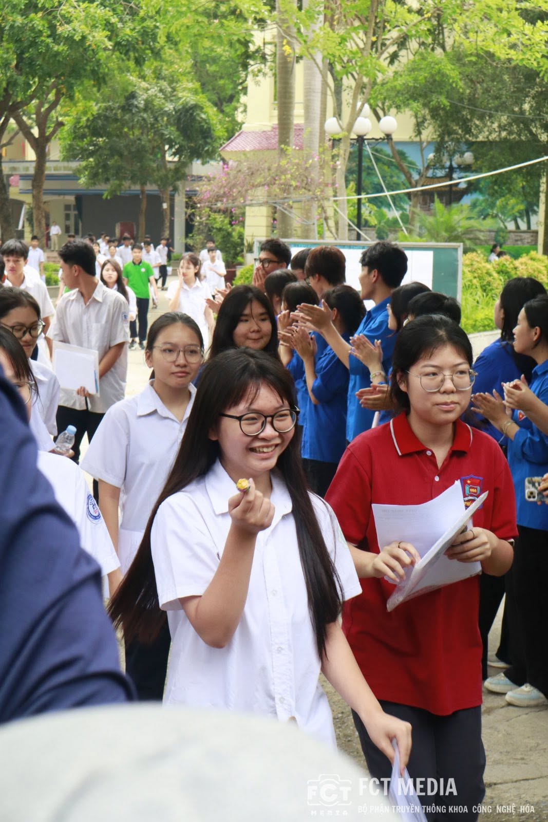 Tuổi trẻ HaUI đồng hành cùng sĩ tử trong chiến dịch `Mùa hè Thanh niên tình nguyện 2026`