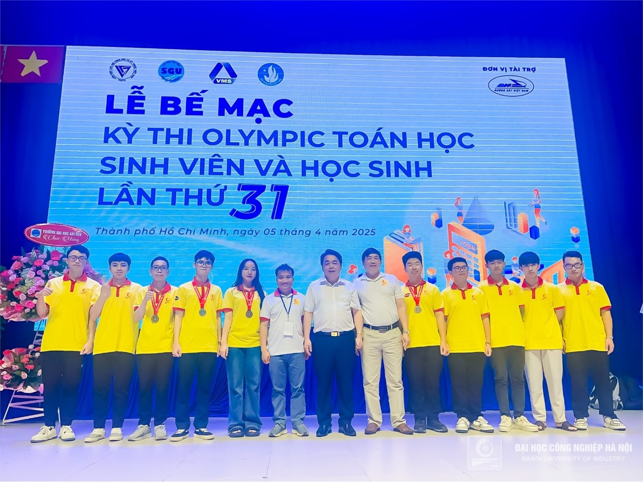 Vương Ngô Ánh Hồng – Gương sáng sinh viên tiêu biểu, bản lĩnh chinh phục tri thức