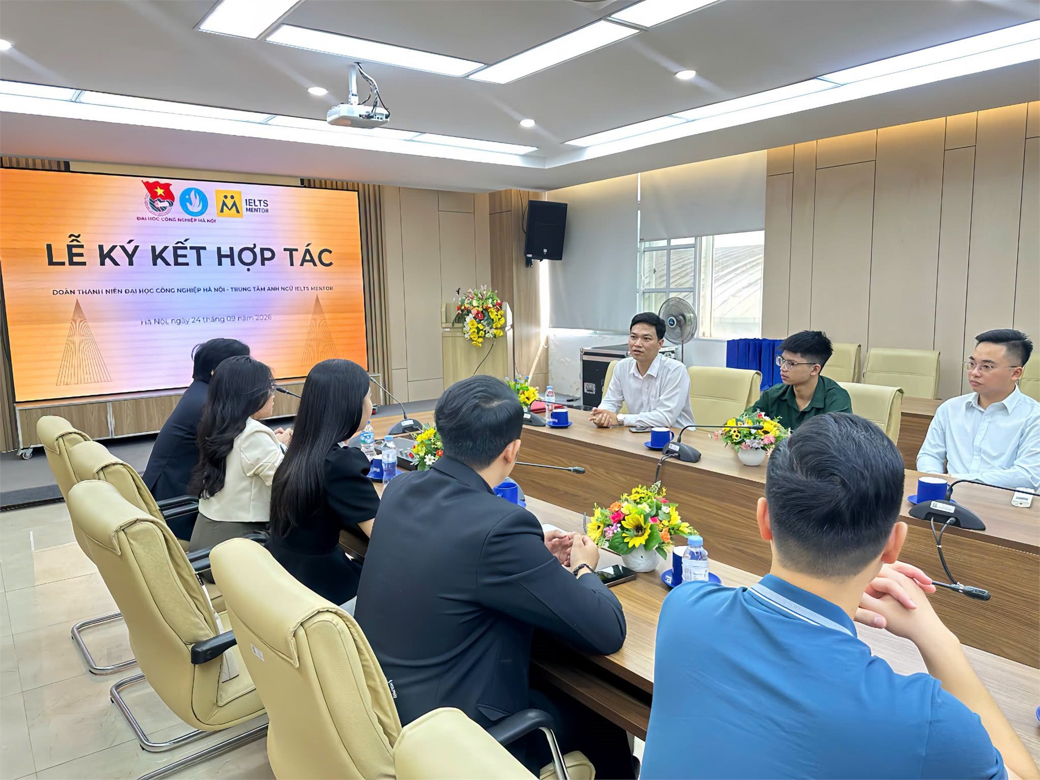 Đoàn Thanh niên - Hội sinh viên ký kết thỏa thuận hợp tác với trung tâm Anh ngữ IELTS MENTOR