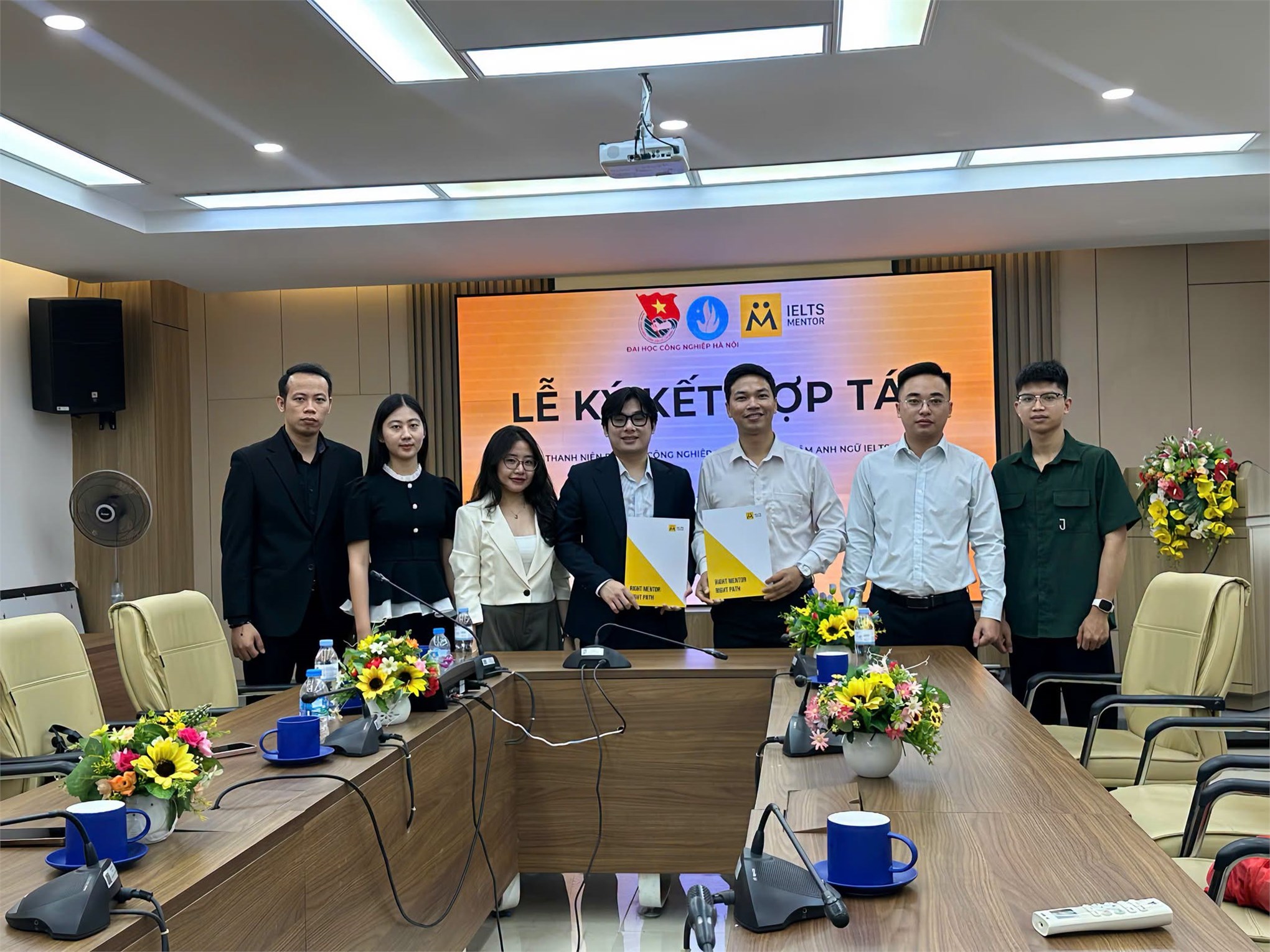 Đoàn Thanh niên - Hội sinh viên ký kết thỏa thuận hợp tác với trung tâm Anh ngữ IELTS MENTOR