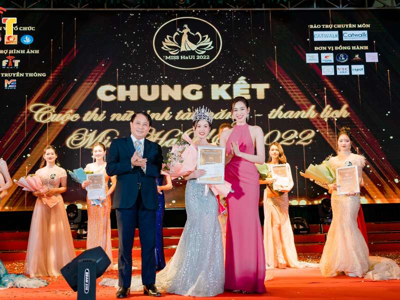 Bùng nổ đêm chung kết nữ sinh tài năng – thanh lịch Miss HaUI 2022