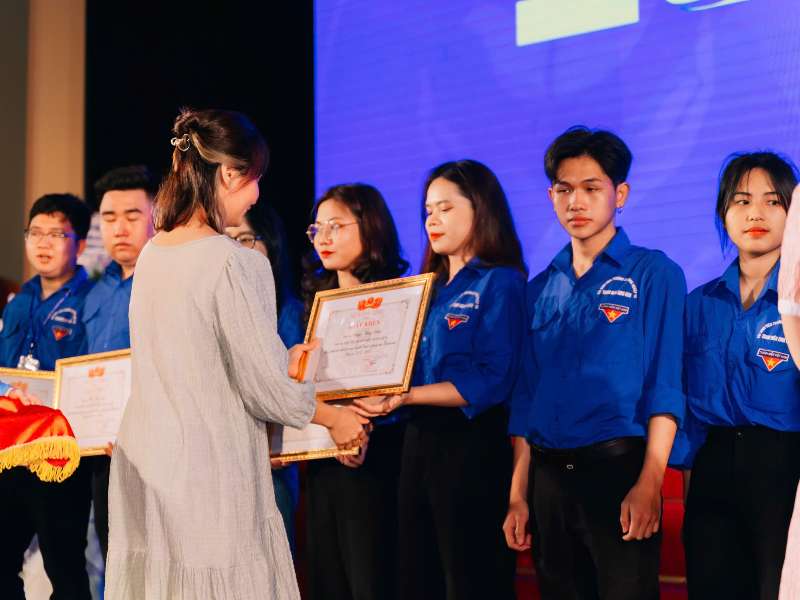 Hứa Thị Thu Hà - Ngọn lửa nhiệt huyết của tuổi trẻ HaUI