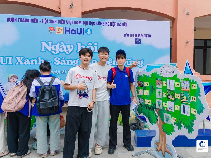 Tuổi trẻ HaUI lan tỏa lối sống xanh qua chương trình " Ngày hội Xanh - Sáng tạo - Bền vững"