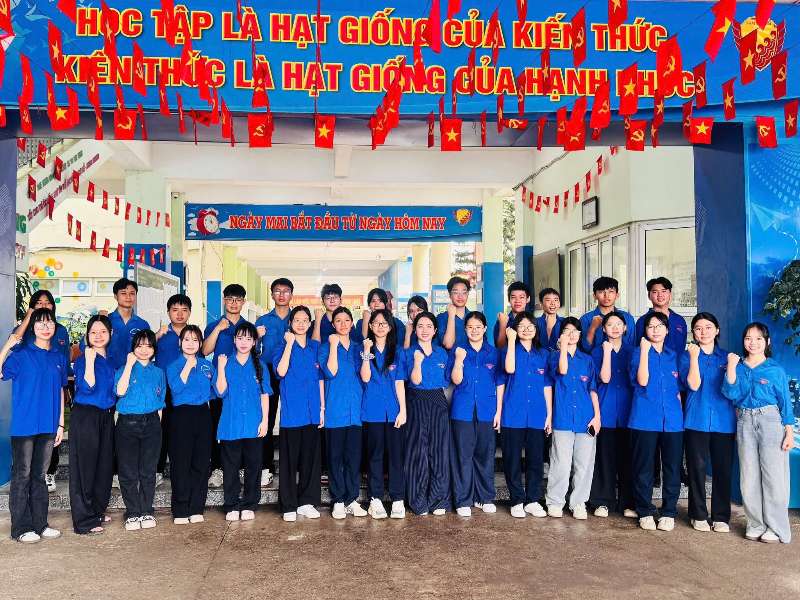 Tuổi trẻ HaUI đồng hành cùng sĩ tử trong chiến dịch "Mùa hè Thanh niên tình nguyện 2026"